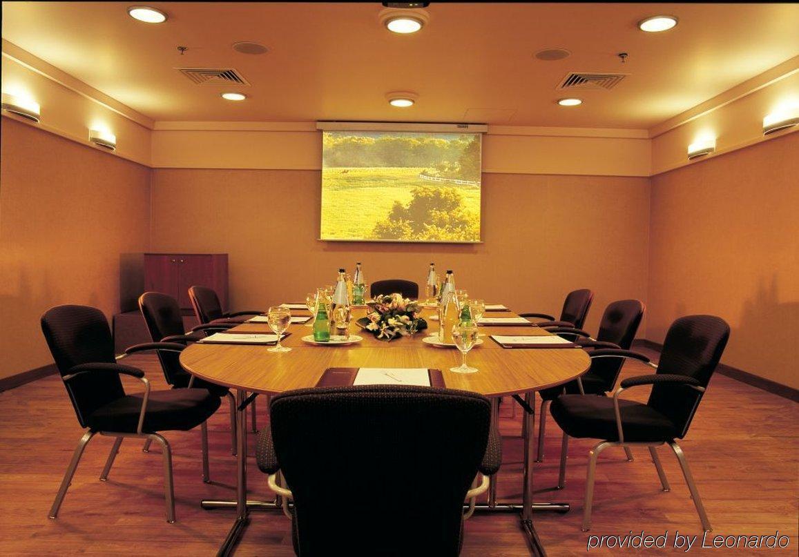 Attica Av, Airport W. By Ihg Αθήνα