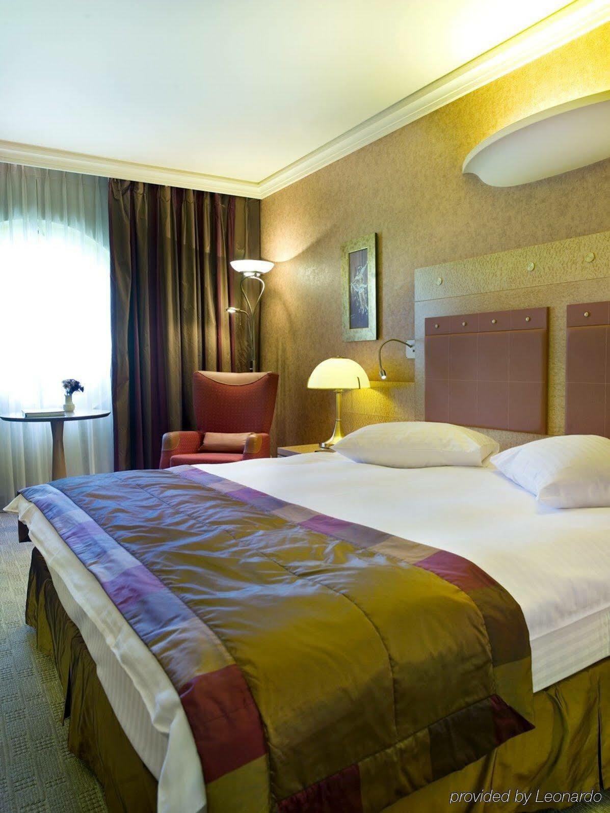 Attica Av, Airport W. By Ihg 4* Athene